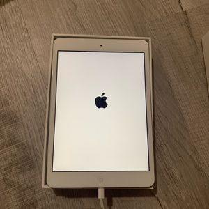 COPY - Apple iPad mini 2nd generation 16GB silver